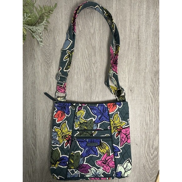 Vera Bradley Falling Flowers Crossbody Shoulder Bag Hipster Purse - Picture 1 of 9